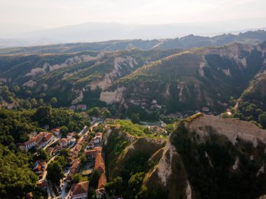 Bulgaristan 'ın tarihi Melnik kenti Blagoevgrad bölgesinin Panoraması