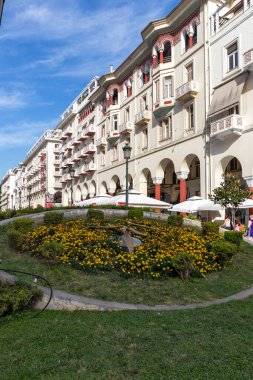 THESSALONIKI, GREECE - 22 Eylül 2019: Yunanistan 'ın orta Makedonya kenti Selanik' teki Aristo Meydanı 'nın panoramik manzarası