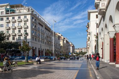THESSALONIKI, GREECE - 22 Eylül 2019: Yunanistan 'ın orta Makedonya kenti Selanik' teki Aristo Meydanı 'nın panoramik manzarası