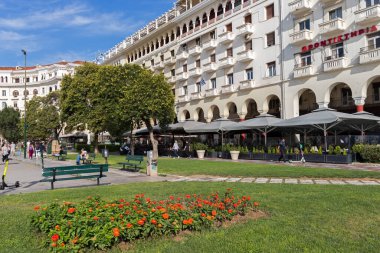 THESSALONIKI, GREECE - 22 Eylül 2019: Yunanistan 'ın orta Makedonya kenti Selanik' teki Aristo Meydanı 'nın panoramik manzarası