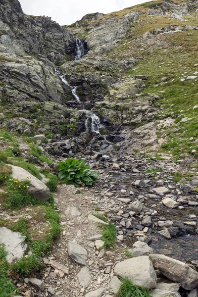 Cascada Montaña Rila Cerca Los Siete Lagos Rila Bulgaria — Foto de Stock