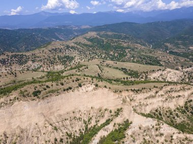 Kresna kum piramitlerinin hava manzarası, Blagoevgrad bölgesi, Bulgaristan