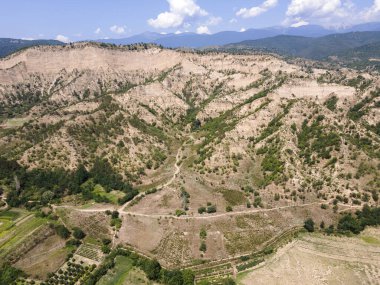 Kresna kum piramitlerinin hava manzarası, Blagoevgrad bölgesi, Bulgaristan