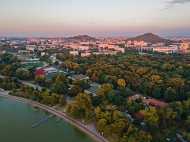 Bulgaristan 'ın Filibe kentindeki Kürek Mekanı' nın hava gün batımı manzarası