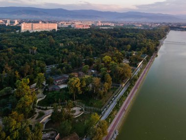 Bulgaristan 'ın Filibe kentindeki Kürek Mekanı' nın hava gün batımı manzarası