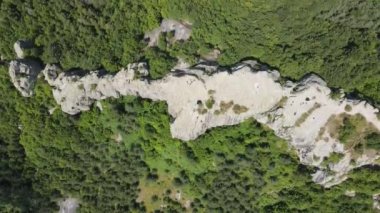 Belintash 'ın havadan görünüşü - Bulgaristan' ın Rodop Dağlarındaki tanrı Sabazios 'a adanmış antik tapınak