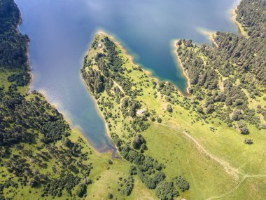 Bulgaristan 'ın Smolyan Bölgesi, Dospat Reservoir hava manzarası