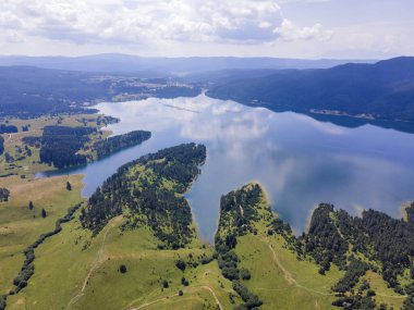Bulgaristan 'ın Smolyan Bölgesi, Dospat Reservoir hava manzarası
