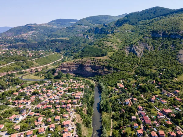 ブルガリア バルカン山脈トセロヴォ村の空中ビュー — ストック写真