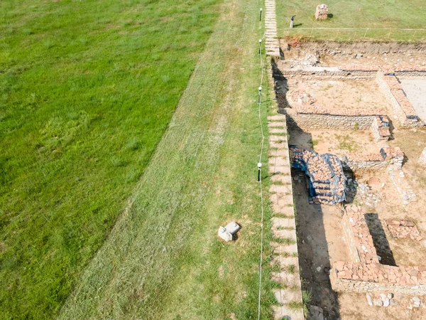 Bulgaristan 'ın Blagoevgrad Bölgesi' ndeki Garmen kasabası yakınlarındaki antik Roma şehri Nicopolis ad Nestum 'un hava manzarası