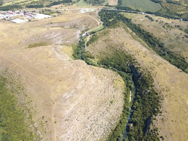 Bulgaristan 'ın Altın Panega Nehri boyunca Iskar Panega Geopark' ın hava manzarası