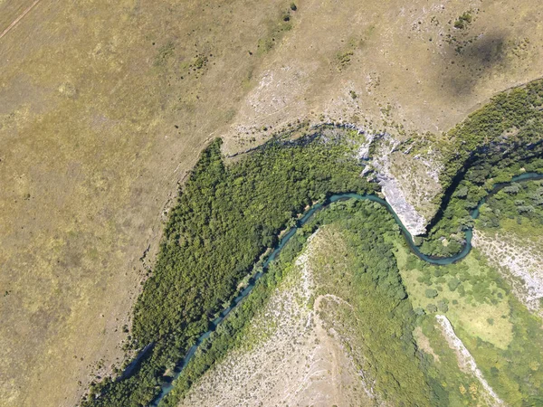 Bulgaristan 'ın Altın Panega Nehri boyunca Iskar Panega Geopark' ın hava manzarası