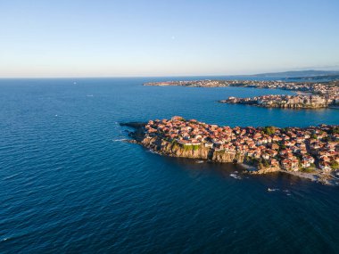 Bulgaristan 'ın Burgaz Bölgesi' nin eski Sozopol kentinin hava gün batımı manzarası