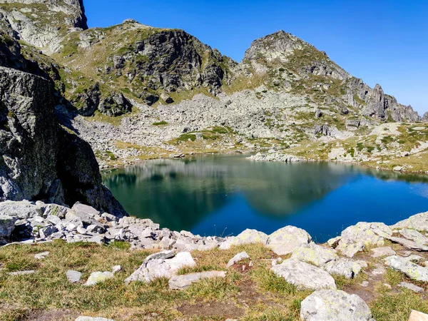 Paisagem Incrível Com Lago Elenino Perto Malyovitsa Pico Montanha Rila — Fotografia de Stock