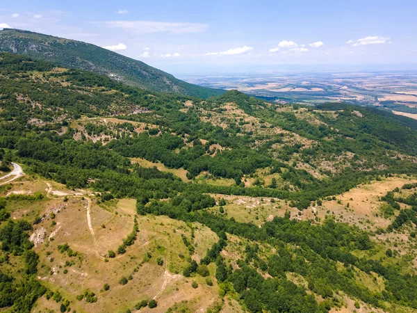 保加利亚普罗夫迪夫地区Oreshets村附近罗得波山脉的空中景观 — 图库照片