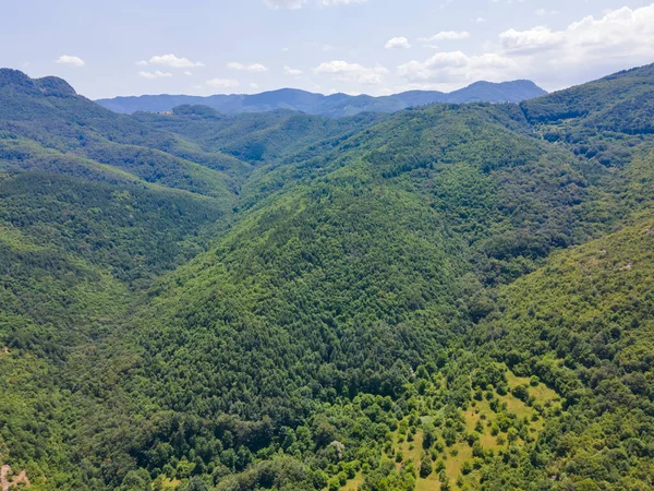 保加利亚普罗夫迪夫地区Oreshets村附近罗得波山脉的空中景观 — 图库照片