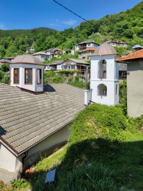 19. yüzyıldan kalma otantik evleri olan Delchevo köyü, Blagoevgrad bölgesi, Bulgaristan