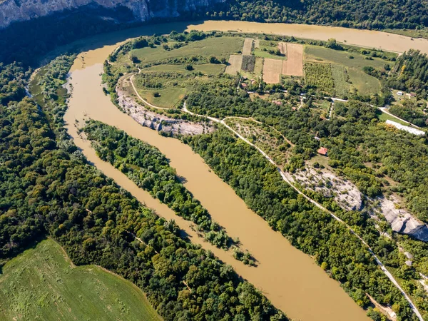 Vista Aérea Del Río Iskar Pasando Cerca Del Pueblo Karlukovo —  Fotos de Stock