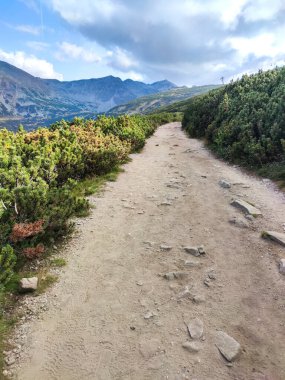 Musala tepesi ve Yastrebets, Rila Dağı, Bulgaristan yakınlarındaki inanılmaz gün batımı manzarası