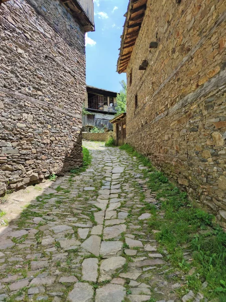 Dorp Kovachevitsa Met Authentieke Negentiende Eeuwse Huizen Regio Blagoevgrad Bulgarije — Stockfoto