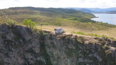 Aziz Vaftizci Yahya Kilisesi ve Pchelina Barajı, Pernik Bölgesi, Bulgaristan