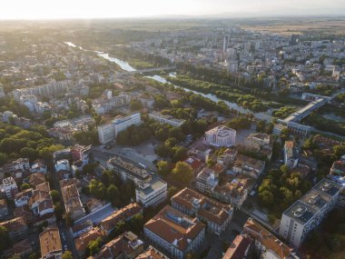 Bulgaristan 'ın Filibe kentinin hava gün batımı manzarası