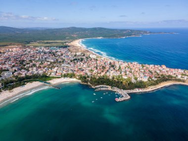 Bulgaristan 'ın Burgaz Bölgesi' ndeki Primorsko kasabasının şaşırtıcı hava manzarası