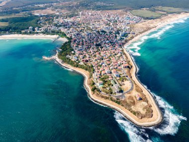 Bulgaristan 'ın Burgaz Bölgesi' ndeki Primorsko kasabasının şaşırtıcı hava manzarası