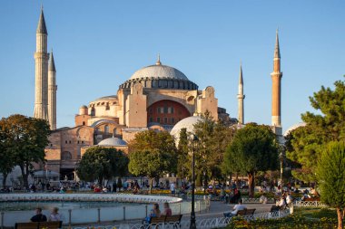 İSTANBUL, TURKEY - 27 Temmuz 2019: İstanbul, Türkiye 'deki Ayasofya Müzesi' nin günbatımı
