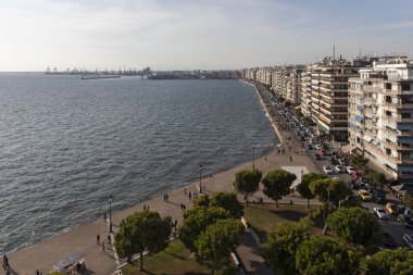 THESSALONIKI, GREECE - 22 Eylül 2019: Beyaz Kule 'den Selanik, Orta Makedonya, Yunanistan' a panoramik manzara