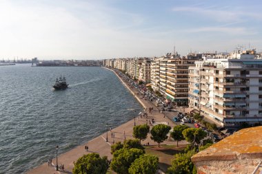 THESSALONIKI, GREECE - 22 Eylül 2019: Beyaz Kule 'den Selanik, Orta Makedonya, Yunanistan' a panoramik manzara