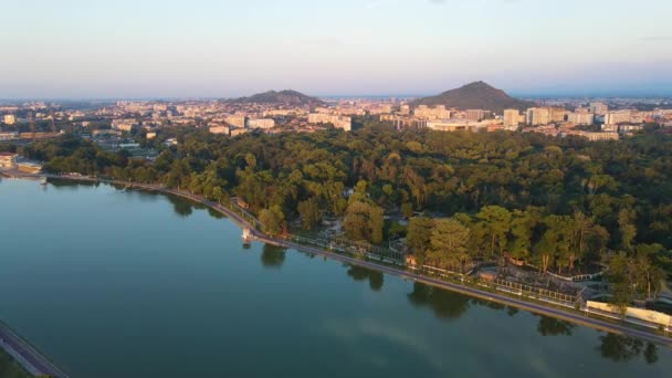 Flygfoto Solnedgång Över Roddplats Staden Plovdiv Bulgarien — Stockvideo