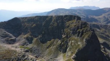 Malyovitsa zirvesinin havadan görünüşü, Rila Dağı, Bulgaristan