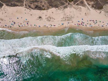 Bulgaristan 'ın Burgaz Bölgesi Primorsko' nun Güney Sahili 'nin şaşırtıcı hava manzarası