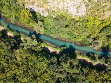 Bulgaristan 'ın Altın Panega Nehri boyunca Iskar Panega Geopark' ın hava manzarası