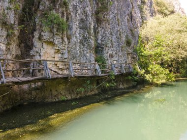 Bulgaristan 'ın Altın Panega Nehri boyunca Iskar Panega Geopark' ın hava manzarası
