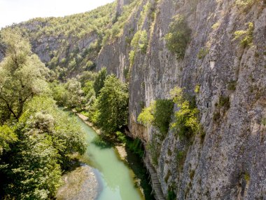 Bulgaristan 'ın Altın Panega Nehri boyunca Iskar Panega Geopark' ın hava manzarası