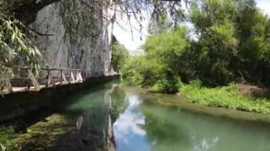 Bulgaristan 'ın Altın Panega Nehri boyunca Iskar Panega Geopark' ın hava manzarası