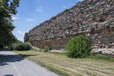 Bulgaristan 'ın Filibe Bölgesi' ndeki Hisarya kasabası Diocletianopolis antik Roma kentinin tahkimatları