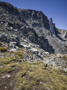 Bulgaristan 'ın Musala zirvesi etrafındaki Rila Dağı' nın yaz manzarası