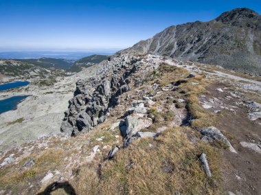 Bulgaristan 'ın Musala zirvesi etrafındaki Rila Dağı' nın yaz manzarası