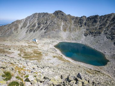 Bulgaristan 'ın Musala zirvesi etrafındaki Rila Dağı' nın yaz manzarası