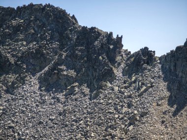 Bulgaristan 'ın Musala zirvesi etrafındaki Rila Dağı' nın yaz manzarası