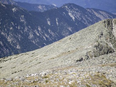 Bulgaristan 'ın Musala zirvesi etrafındaki Rila Dağı' nın yaz manzarası