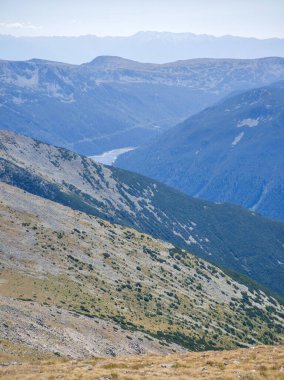 Bulgaristan 'ın Musala zirvesi etrafındaki Rila Dağı' nın yaz manzarası