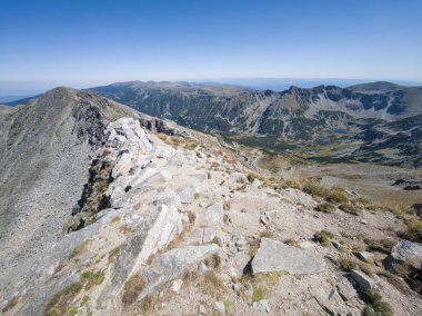 Bulgaristan 'ın Musala zirvesi etrafındaki Rila Dağı' nın yaz manzarası