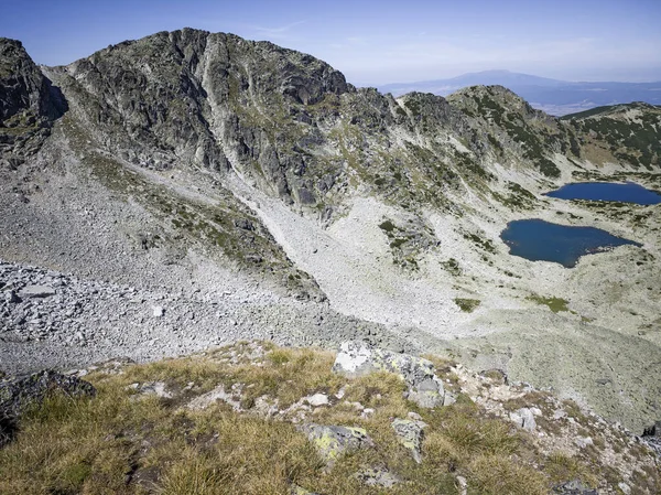 Bulgaristan 'ın Musala zirvesi etrafındaki Rila Dağı' nın yaz manzarası