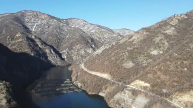 Krichim Reservoir, Rhodopes Dağı, Filibe Bölgesi, Bulgaristan 'ın Hava Kış Manzarası
