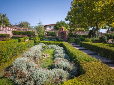 Orta Makedonya ve Yunanistan 'ın Katerini kenti yakınlarındaki Suriyeli Hosios Efrem Manastırı Panoraması