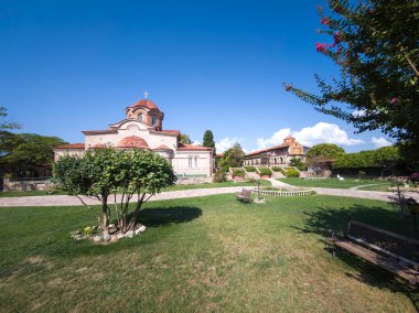 Orta Makedonya ve Yunanistan 'ın Katerini kenti yakınlarındaki Suriyeli Hosios Efrem Manastırı Panoraması